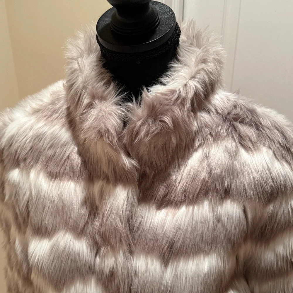Tahari Girls  10 Faux Fur Striped Jacket - Cream Gray